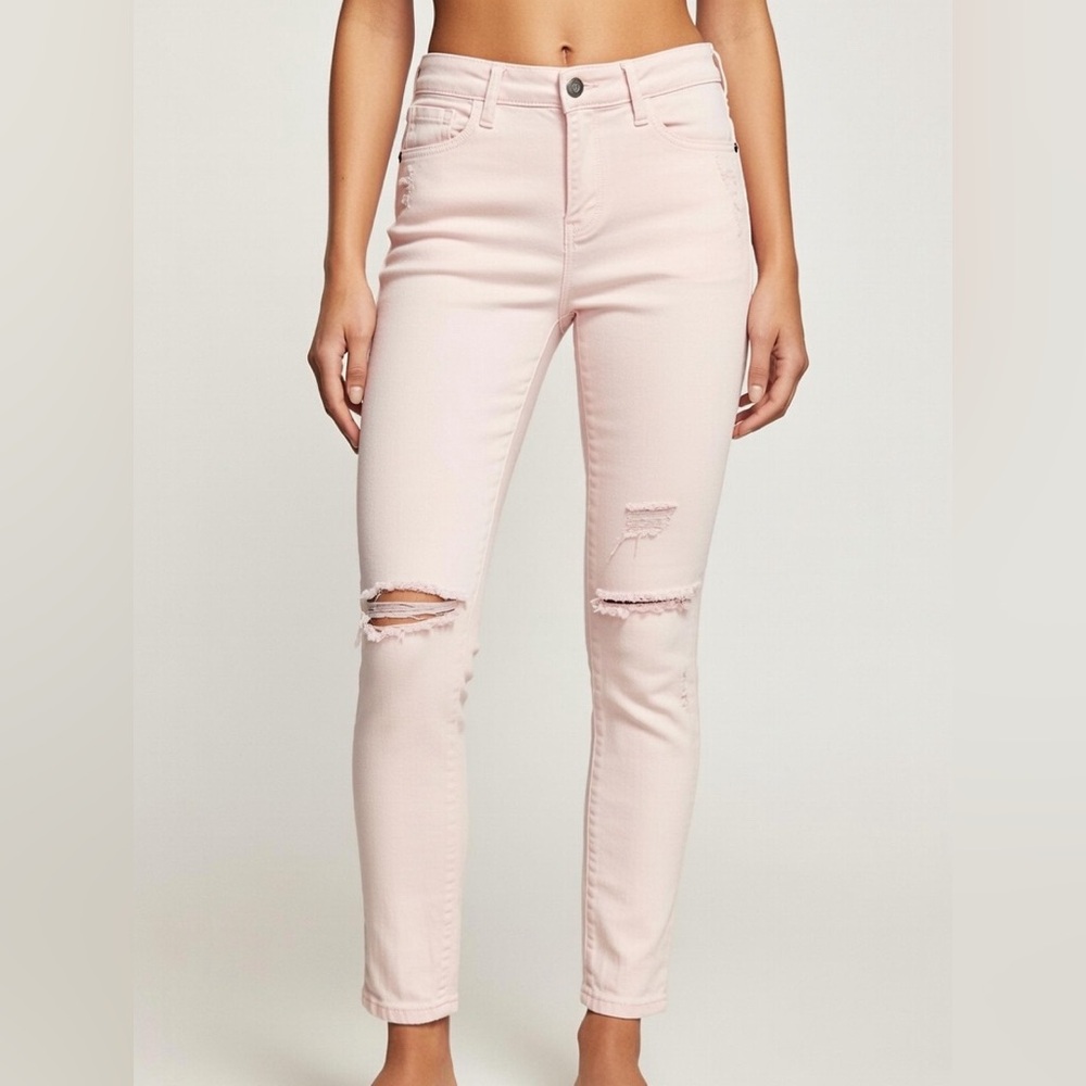 Old Navy Rockstar mid-rise Light Pink Ripped Skinny Jeans